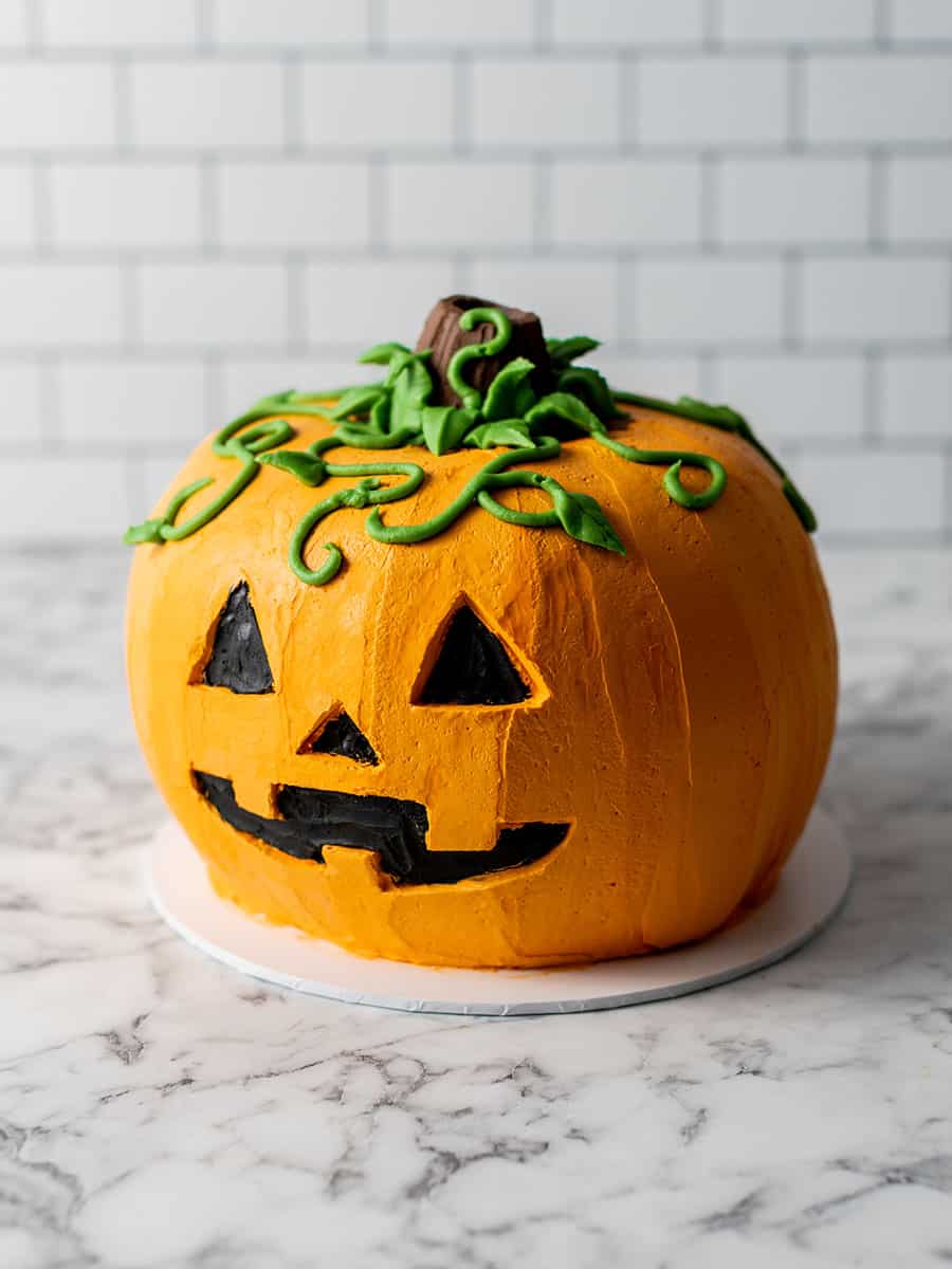 Pumpkin cake deals shape