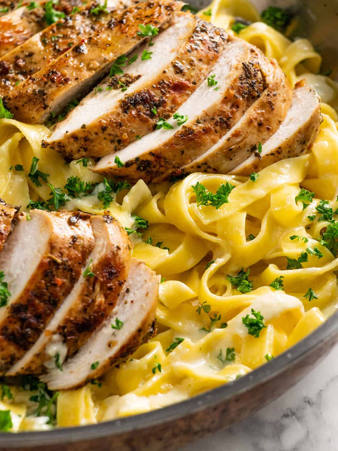 Creamy Chicken Alfredo Pasta The Scranline