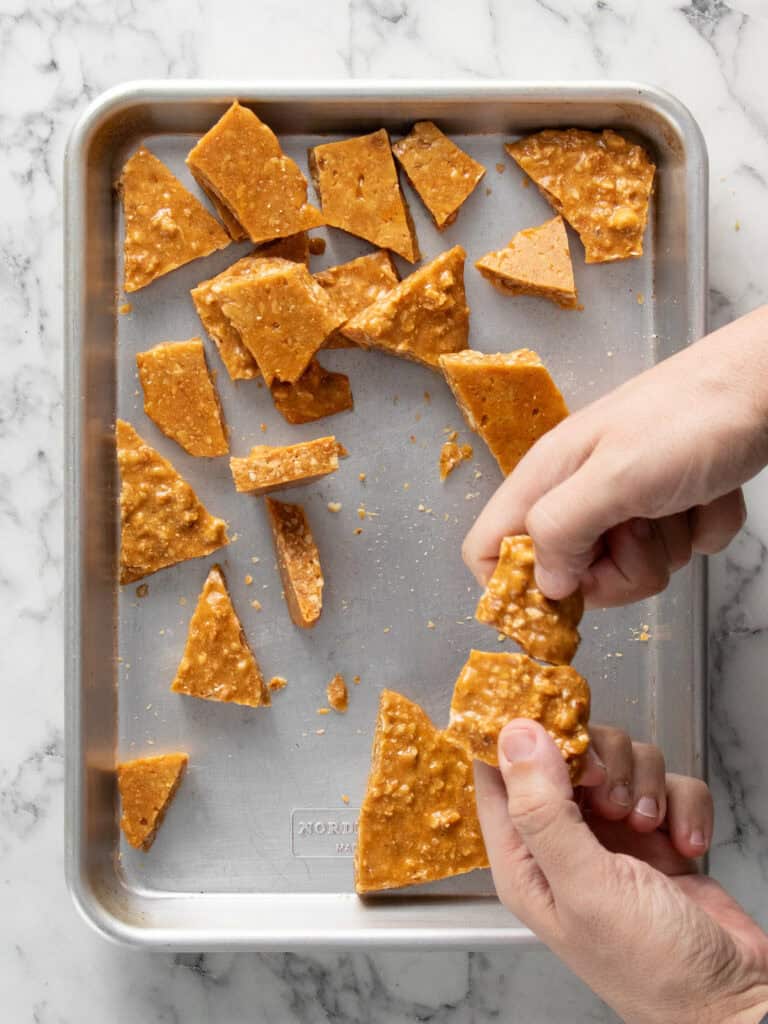 Snapping the set praline into shards to pulse