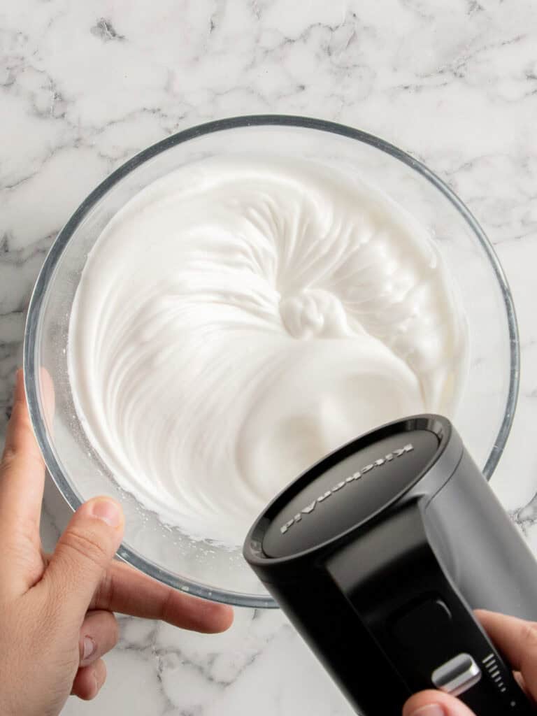 Showing the thick and glossy meringue