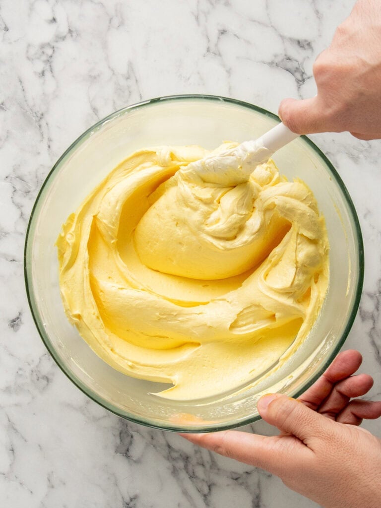 Tinting the frosting yellow