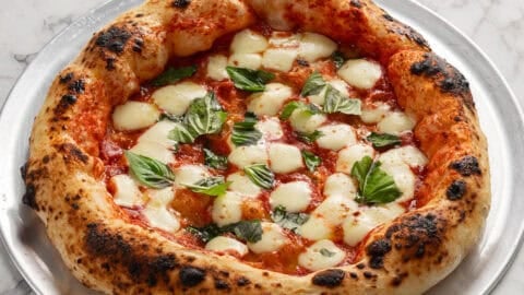 プルチネッラ ナポリ イタリア pizza napoli Pizzeria Pulcinella! Naples, Italy. As classic as it gets.